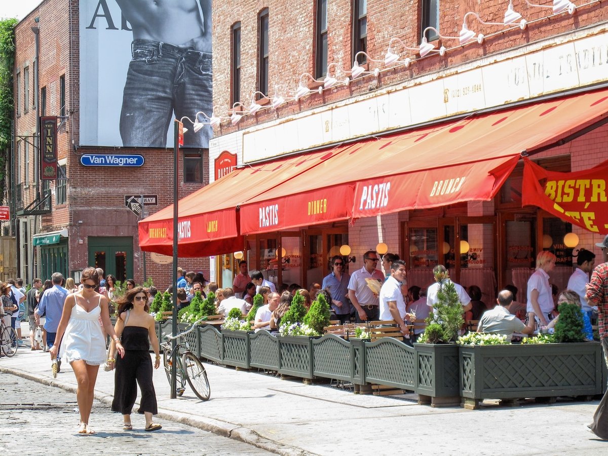 Restaurant traffic has a positive impact on surrounding businesses, OpenTable reports