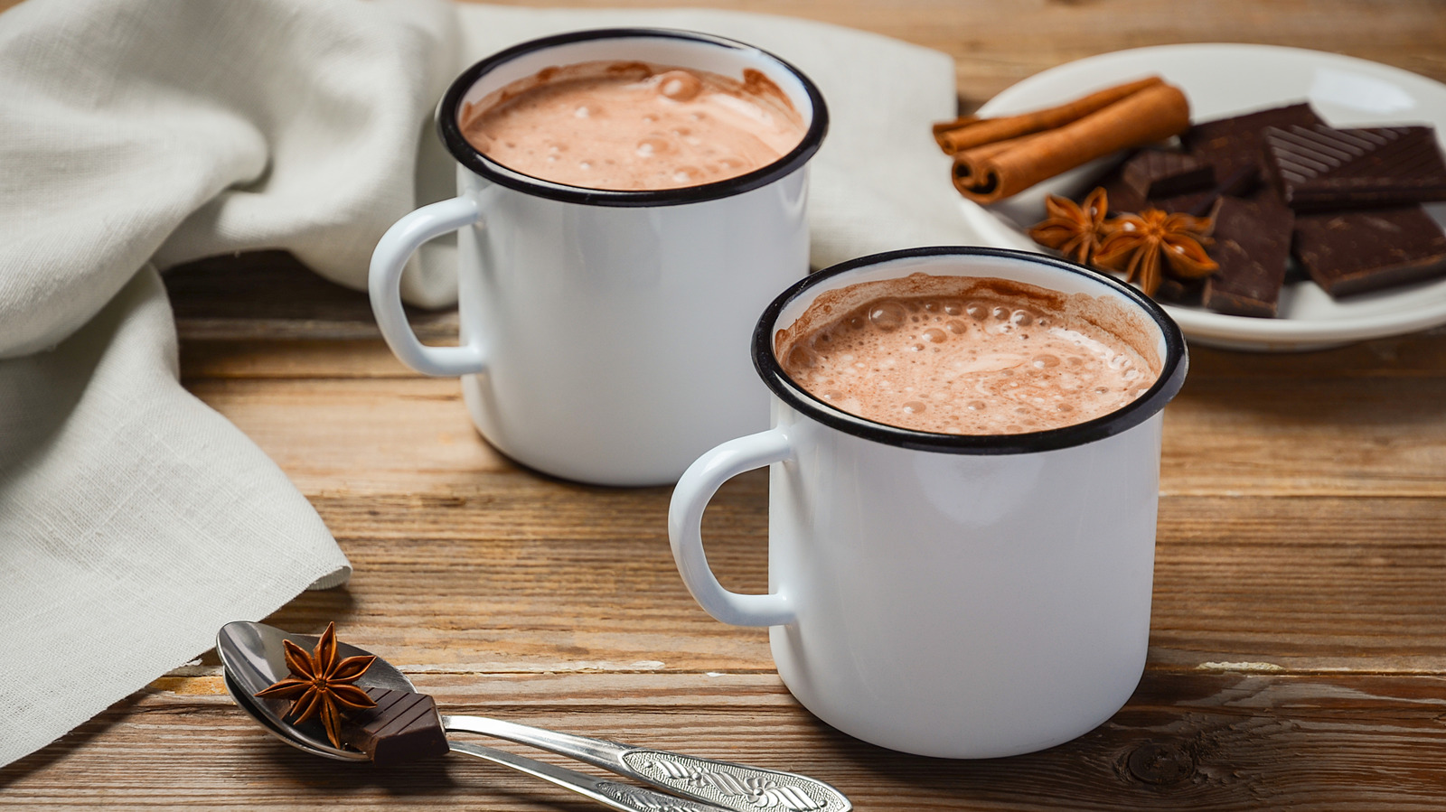 The Heart-Healthy Spice That Makes Hot Cocoa 10x More Delicious